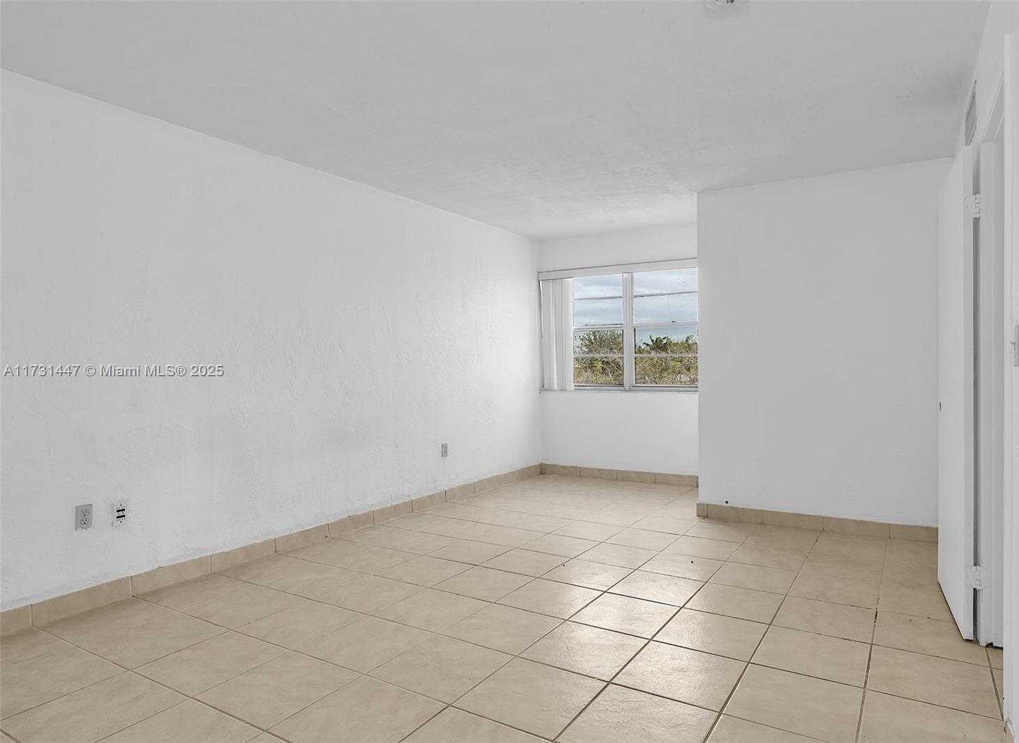 Small Image of 6884 NORTH KENDALL DR #C404, Pinecrest Number 14