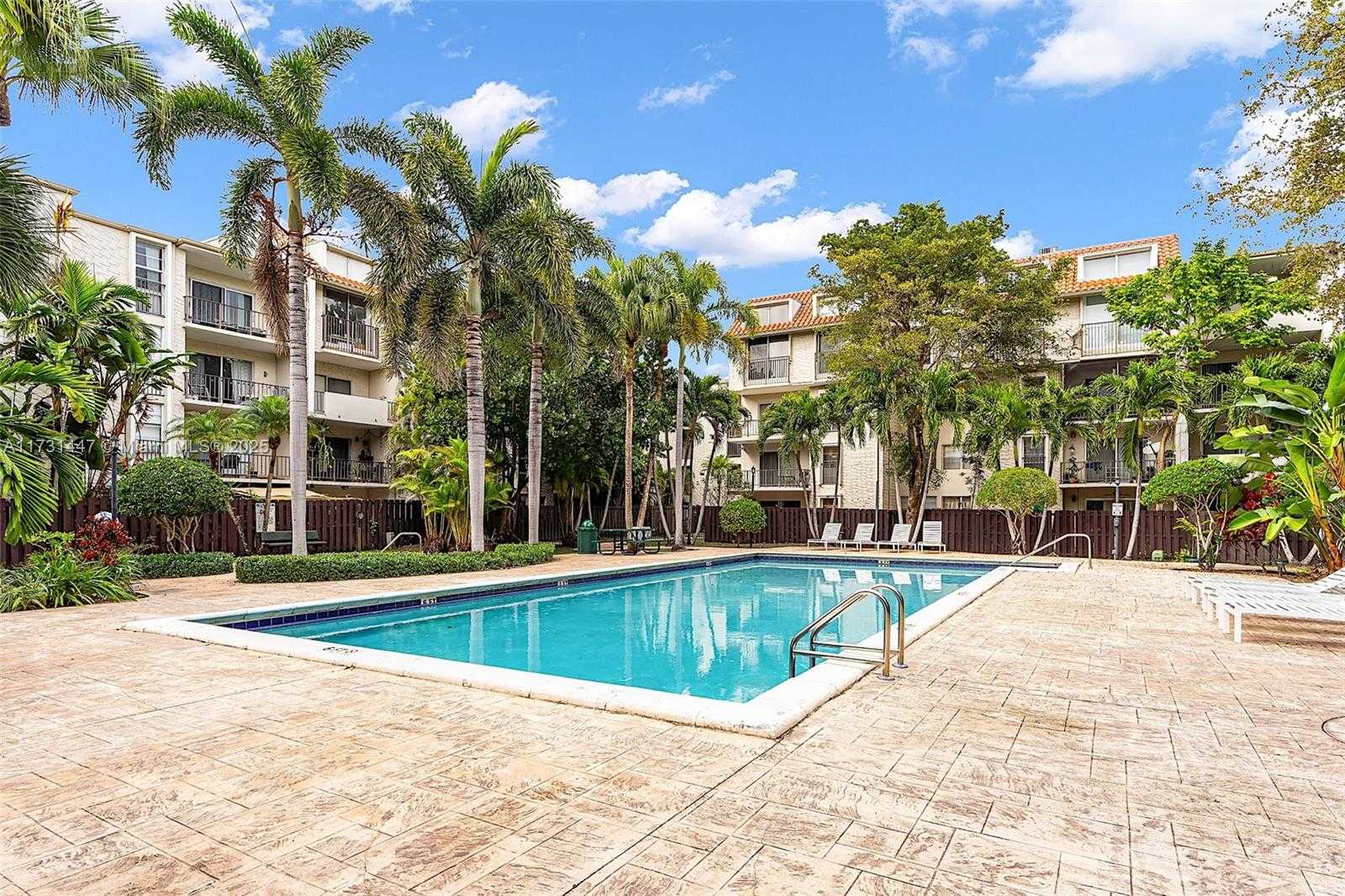 Small Image of 6884 NORTH KENDALL DR #C404, Pinecrest Number 19
