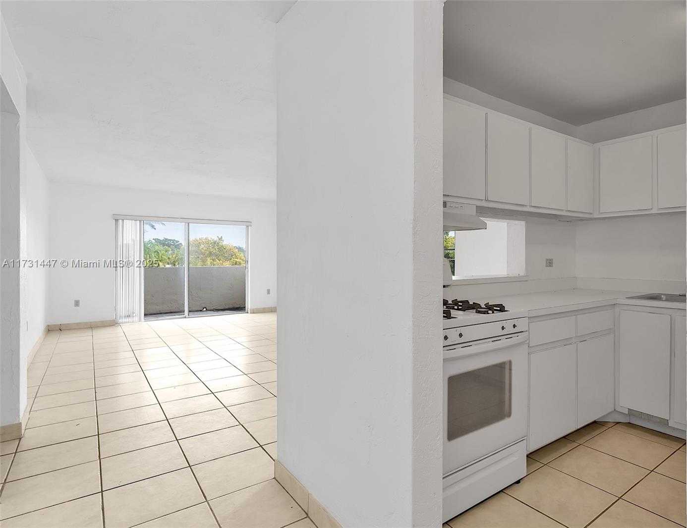Small Image of 6884 NORTH KENDALL DR #C404, Pinecrest Number 2