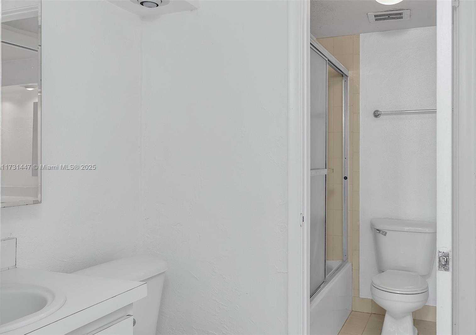 Small Image of 6884 NORTH KENDALL DR #C404, Pinecrest Number 9