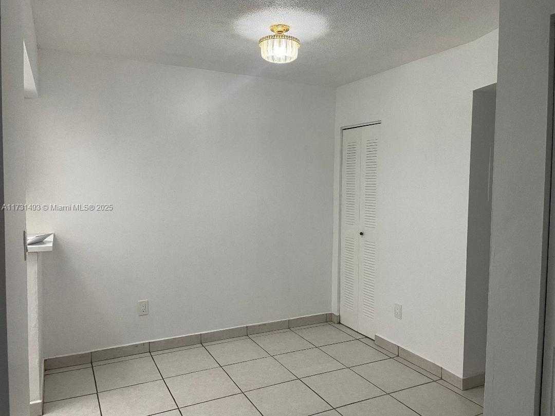 Small Image of 10744 NORTH KENDALL DR #M11, Miami Number 5