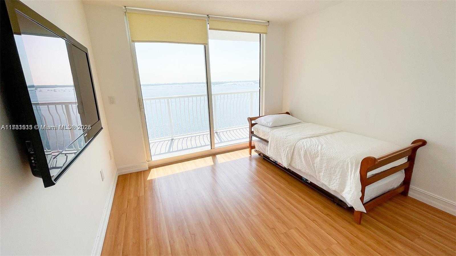 Small Image of 1200 BRICKELL BAY DR #1702, Miami Number 10