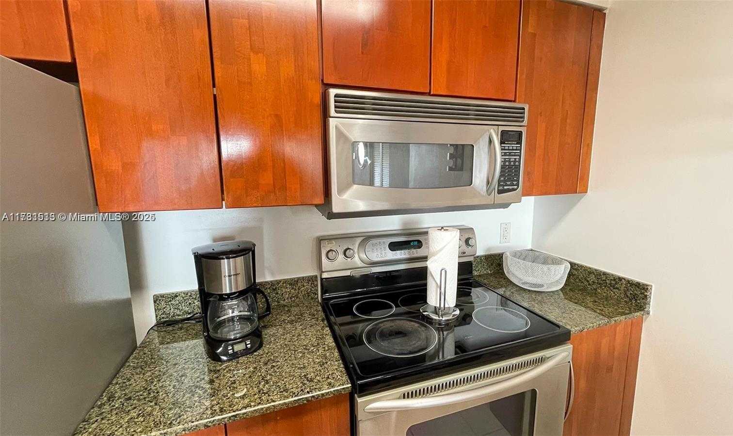 Small Image of 1200 BRICKELL BAY DR #1702, Miami Number 16