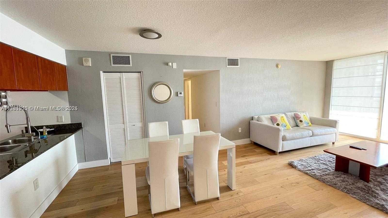 Small Image of 1200 BRICKELL BAY DR #1702, Miami Number 21
