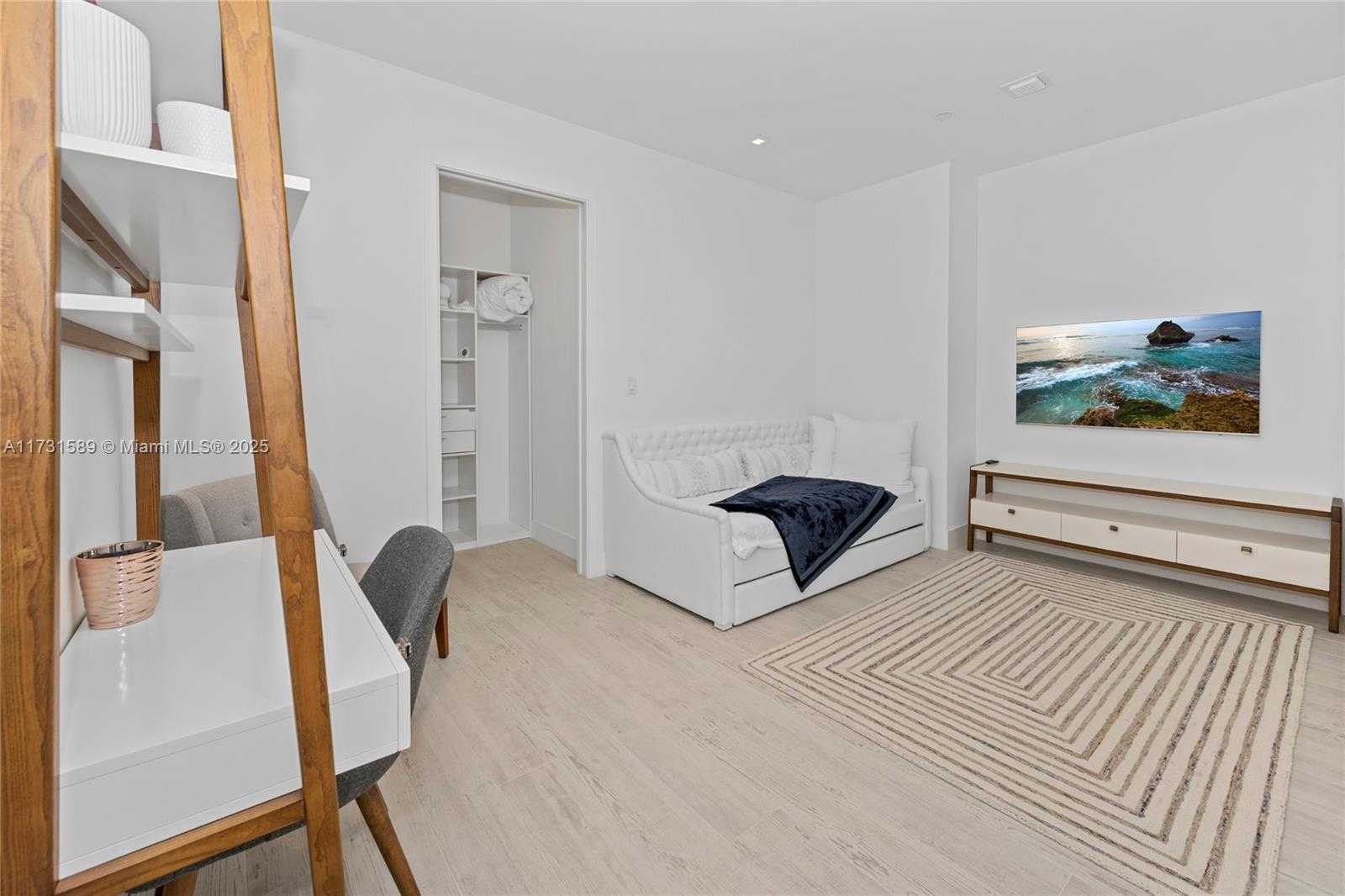 Small Image of 17475 COLLINS AVE #1201, Sunny Isles Beach Number 4