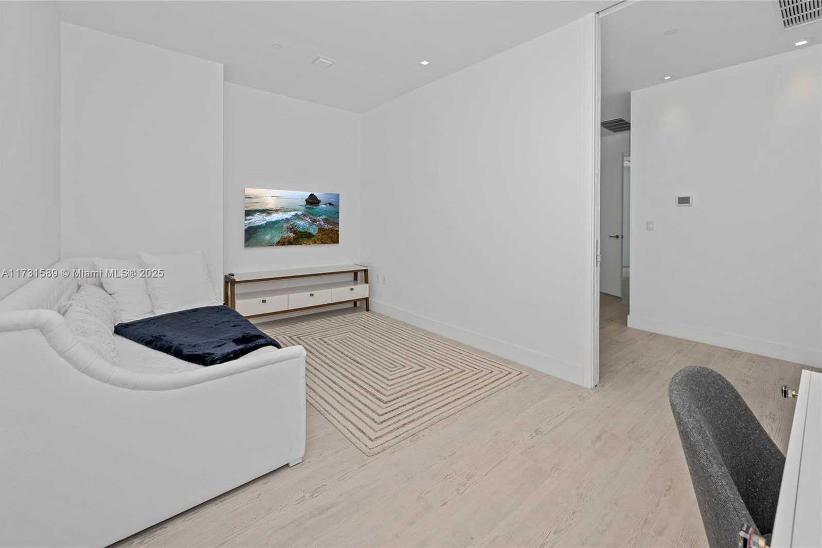 Small Image of 17475 COLLINS AVE #1201, Sunny Isles Beach Number 5