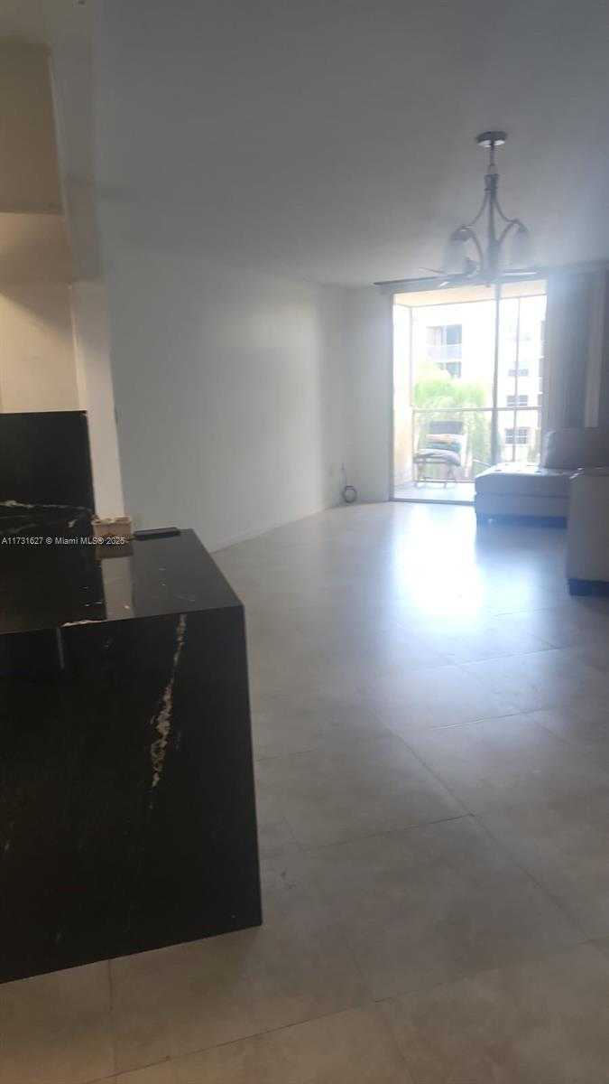 Small Image of 8373 LAKE DR #401, Doral Number 3