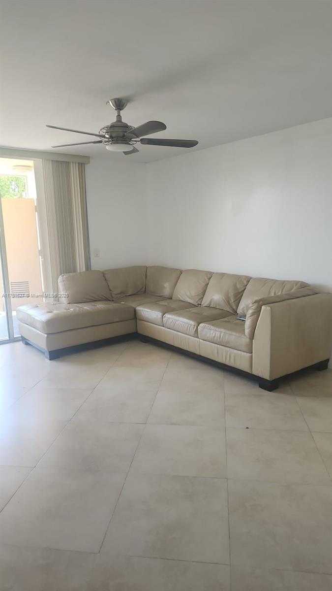 Small Image of 8373 LAKE DR #401, Doral Number 5