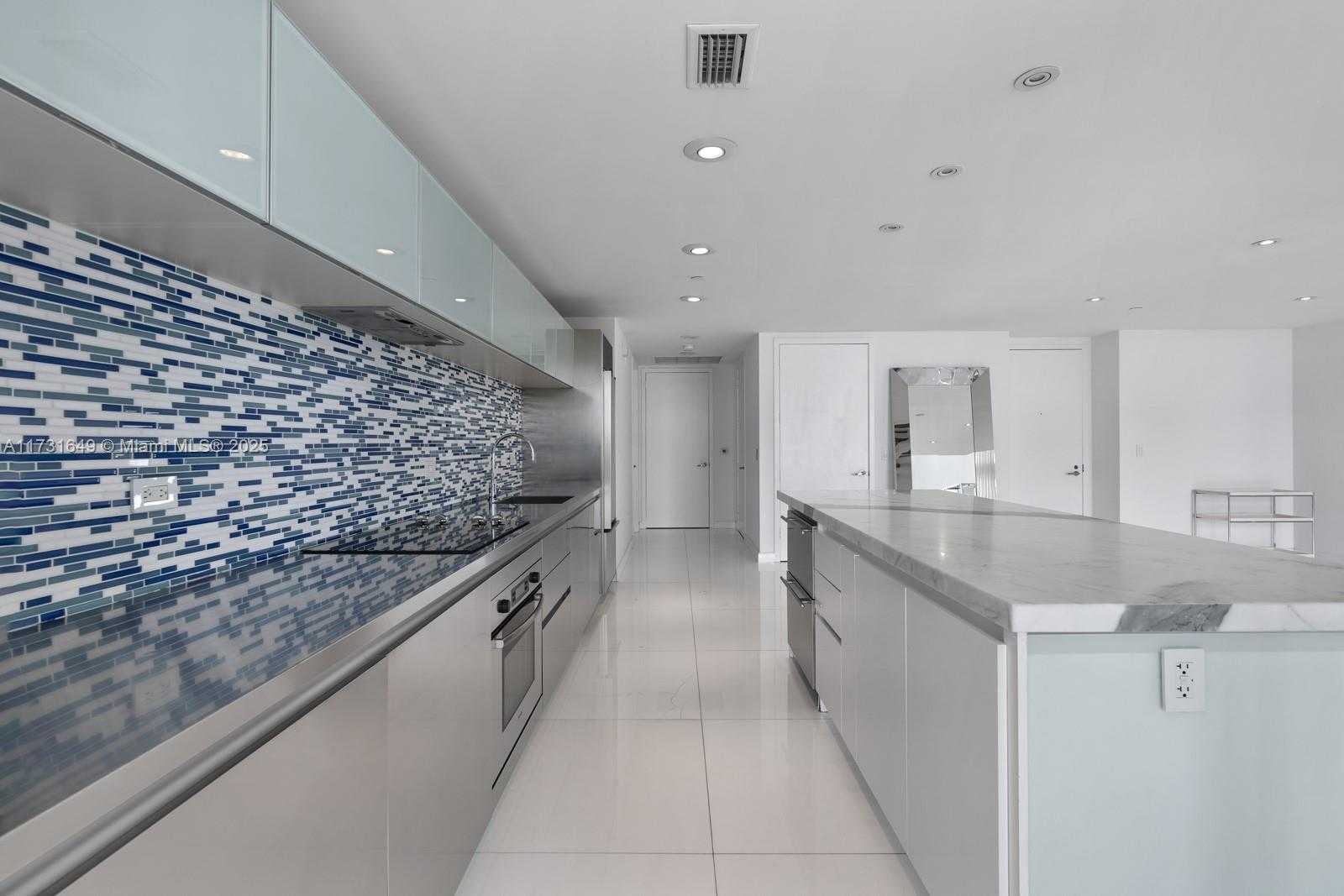 Small Image of 1040 BISCAYNE BLVD #4402, Miami Number 11