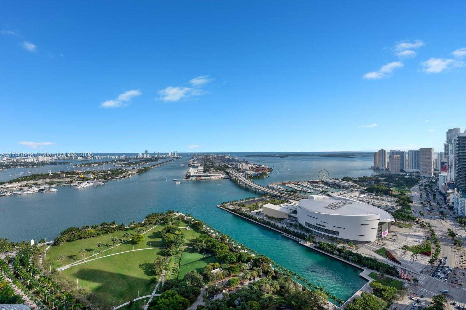 Small Image of 1040 BISCAYNE BLVD #4402, Miami Number 2