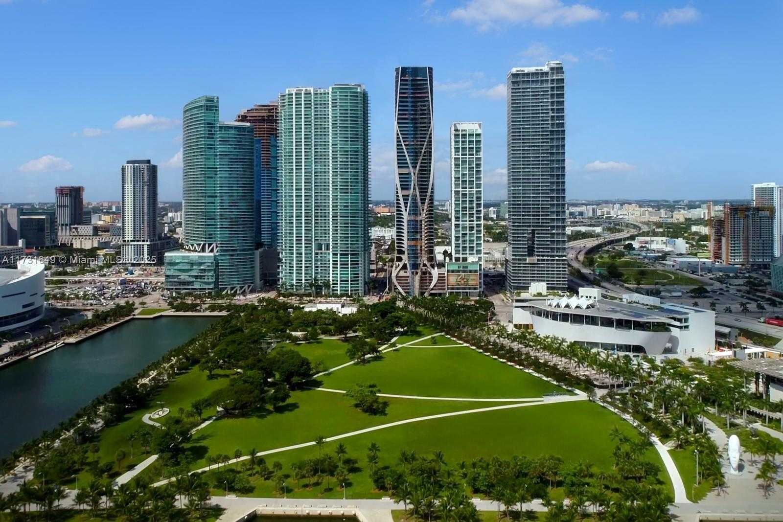Small Image of 1040 BISCAYNE BLVD #4402, Miami Number 31