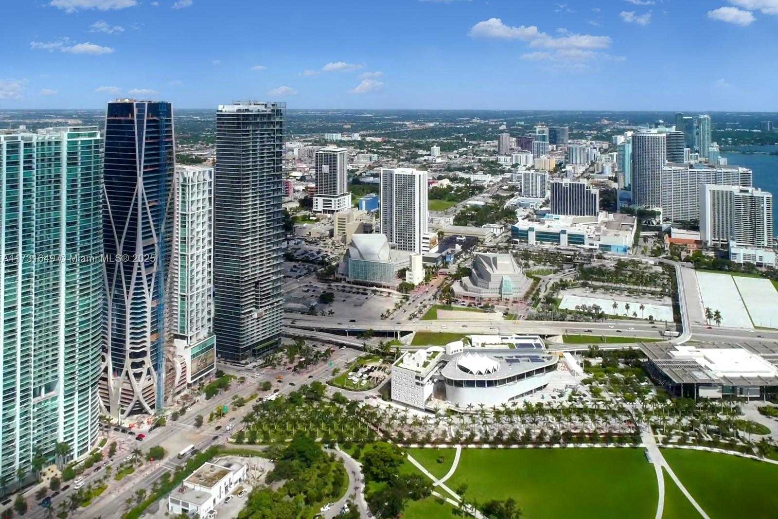 Small Image of 1040 BISCAYNE BLVD #4402, Miami Number 34