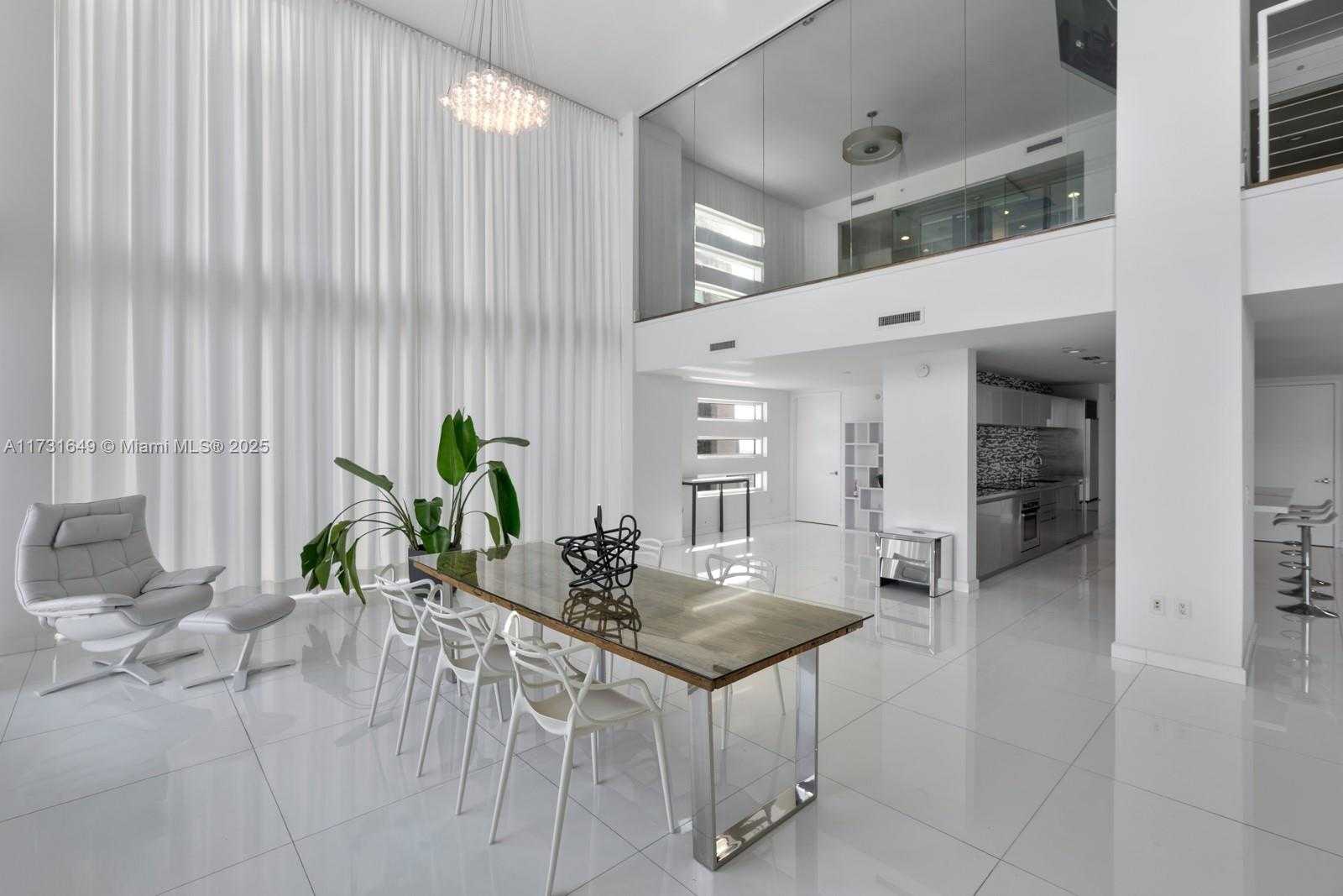 Small Image of 1040 BISCAYNE BLVD #4402, Miami Number 7