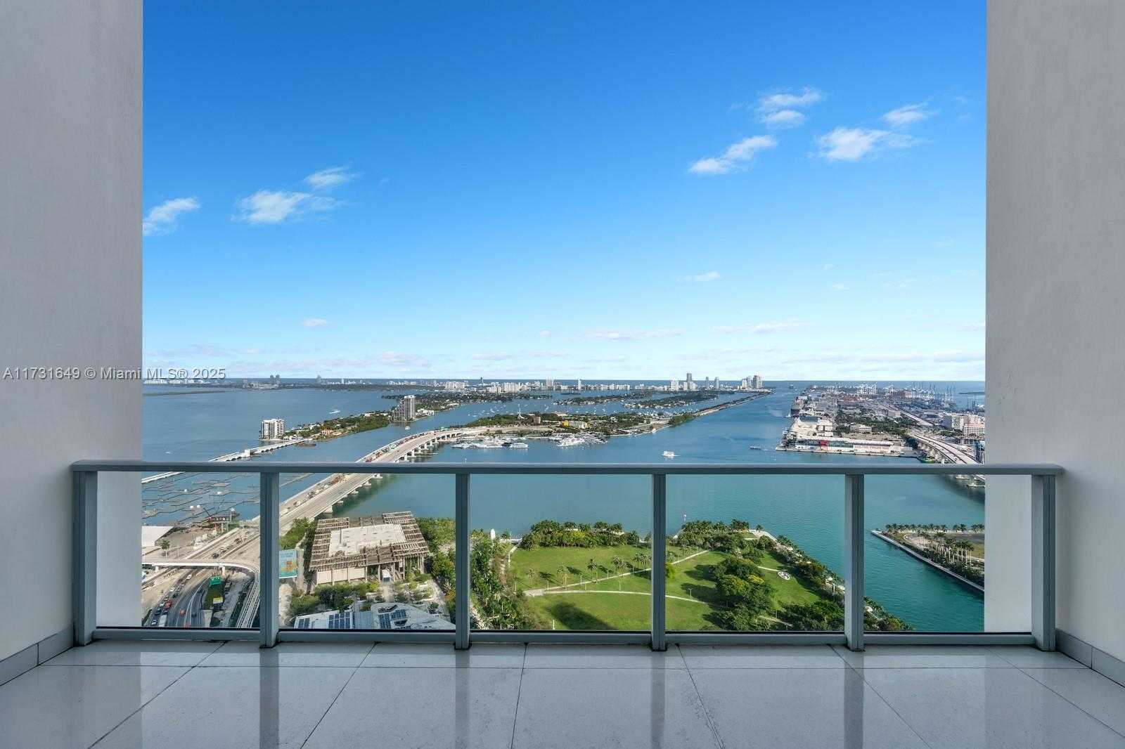 Small Image of 1040 BISCAYNE BLVD #4402, Miami Number 8
