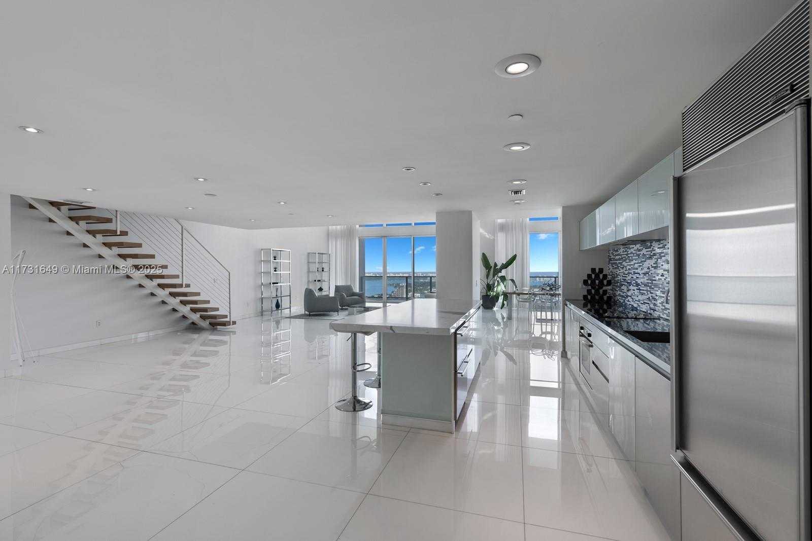 Small Image of 1040 BISCAYNE BLVD #4402, Miami Number 9