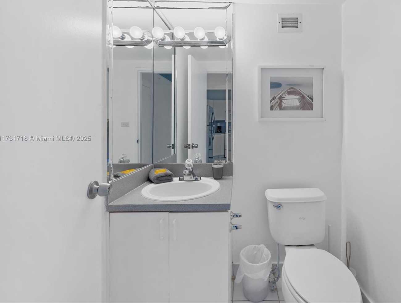 Small Image of 5601 COLLINS AVE #1103, Miami Beach Number 12