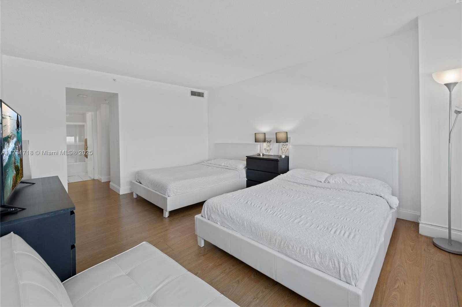 Small Image of 5601 COLLINS AVE #1103, Miami Beach Number 15