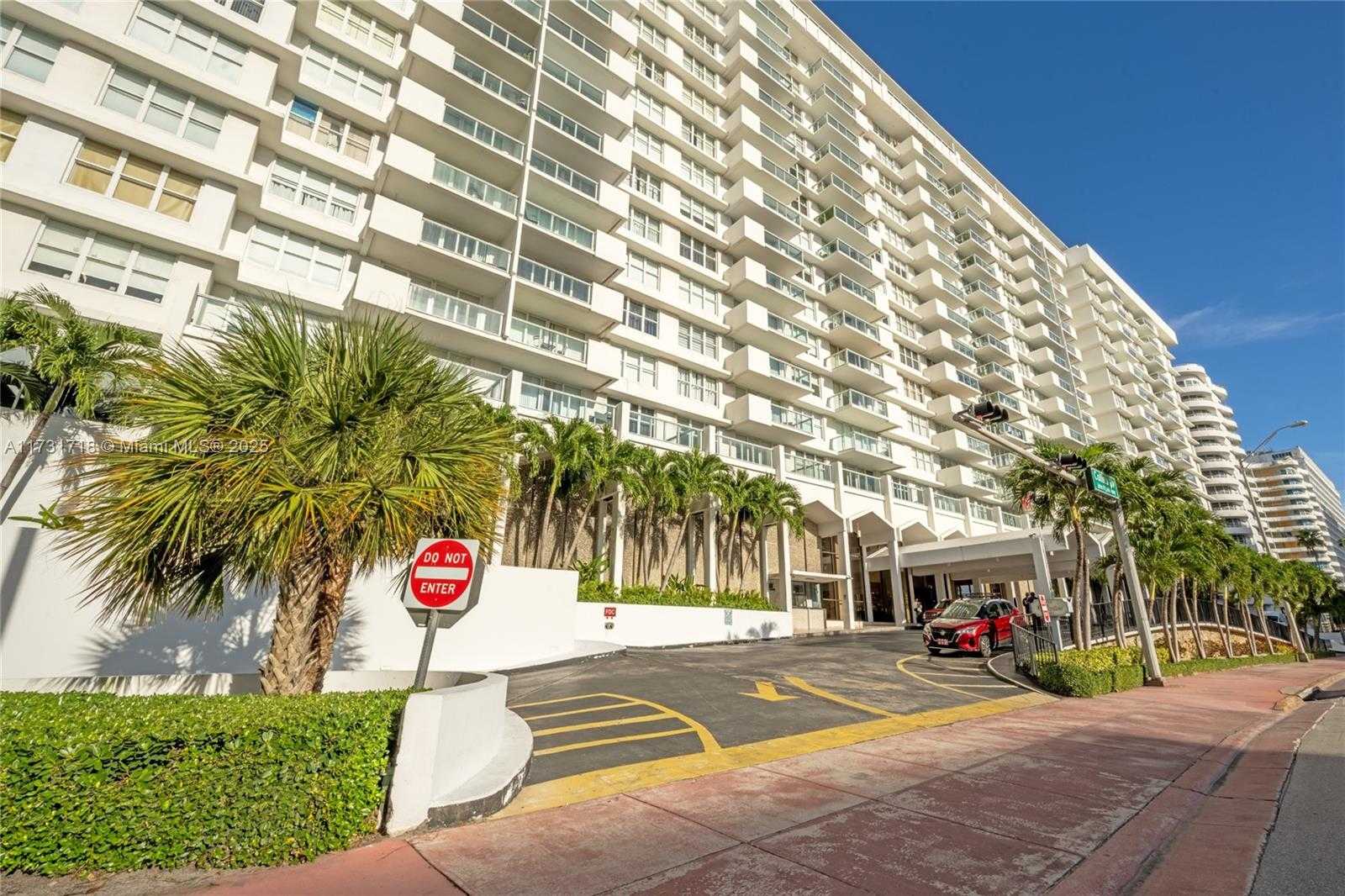 Small Image of 5601 COLLINS AVE #1103, Miami Beach Number 34