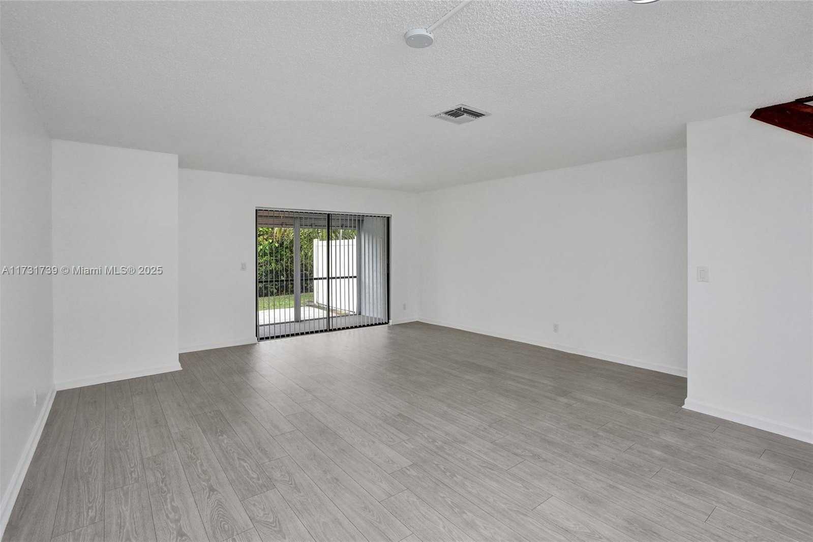 Small Image of 2641 Gately Dr W, West Palm Beach, FL 33415, USA Number 10