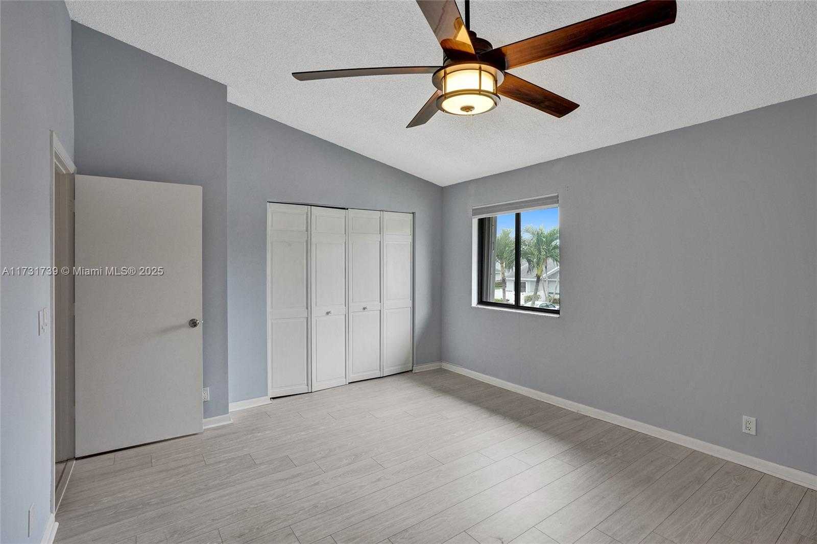 Small Image of 2641 Gately Dr W, West Palm Beach, FL 33415, USA Number 16