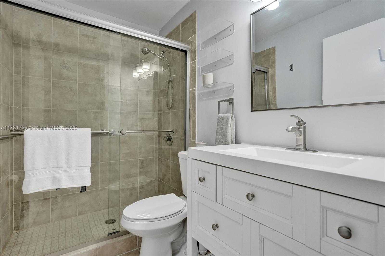 Small Image of 2641 Gately Dr W, West Palm Beach, FL 33415, USA Number 18