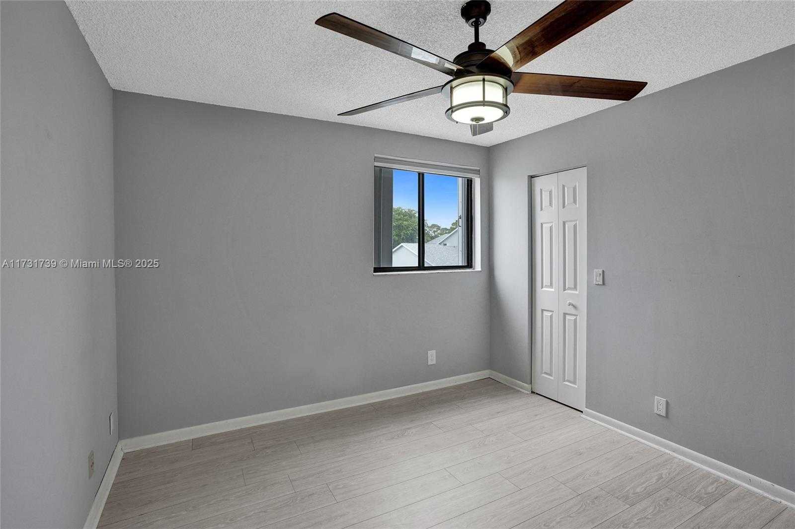 Small Image of 2641 Gately Dr W, West Palm Beach, FL 33415, USA Number 19