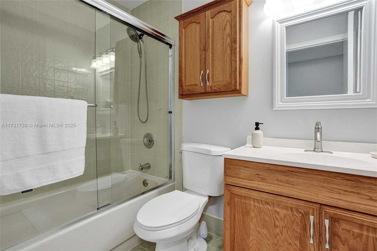 Small Image of 2641 Gately Dr W, West Palm Beach, FL 33415, USA Number 24
