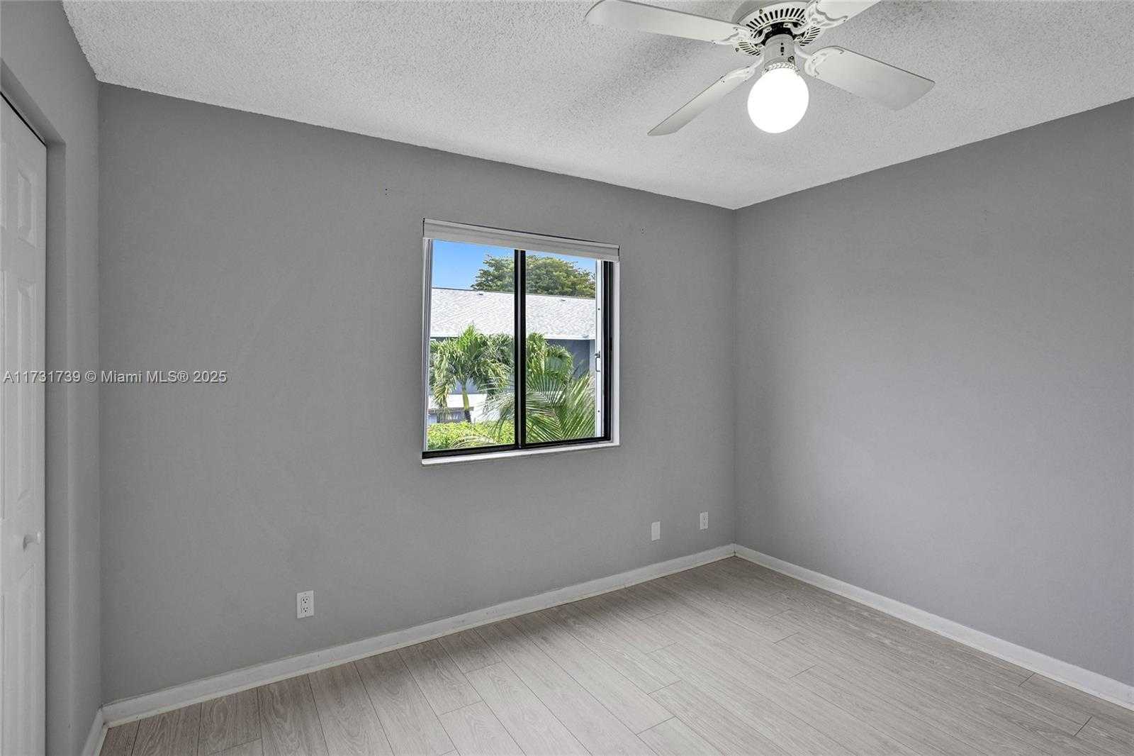 Small Image of 2641 Gately Dr W, West Palm Beach, FL 33415, USA Number 25