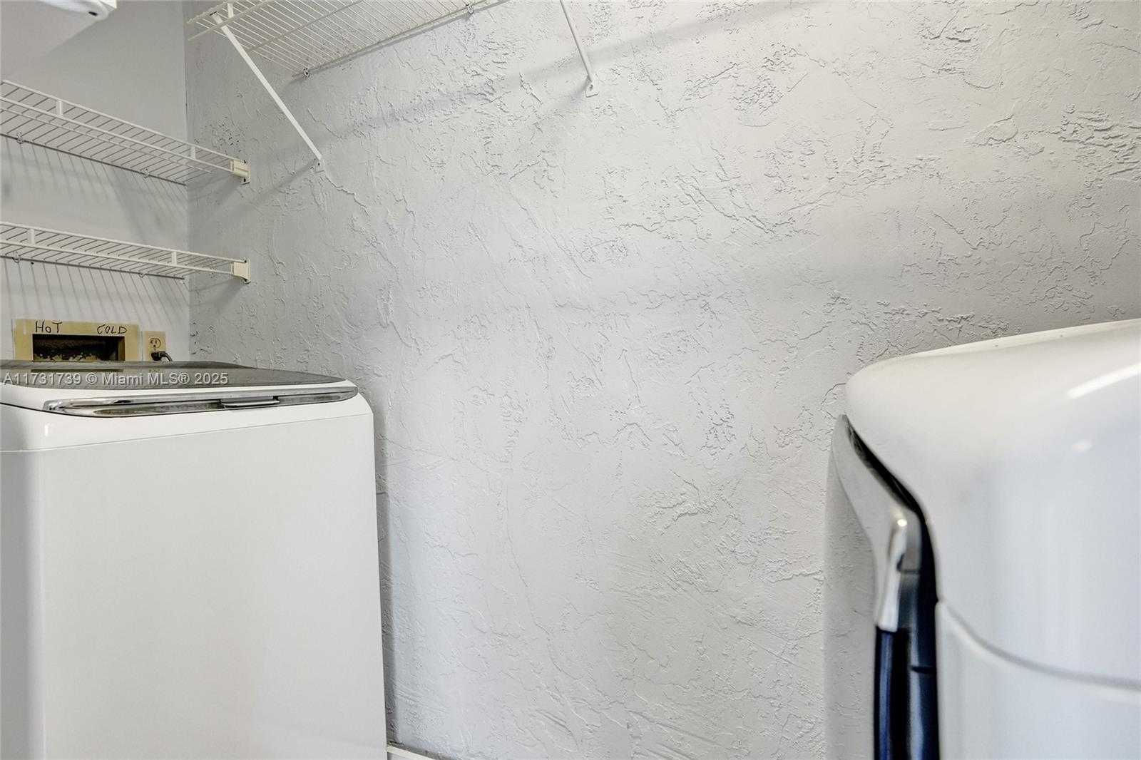 Small Image of 2641 Gately Dr W, West Palm Beach, FL 33415, USA Number 31