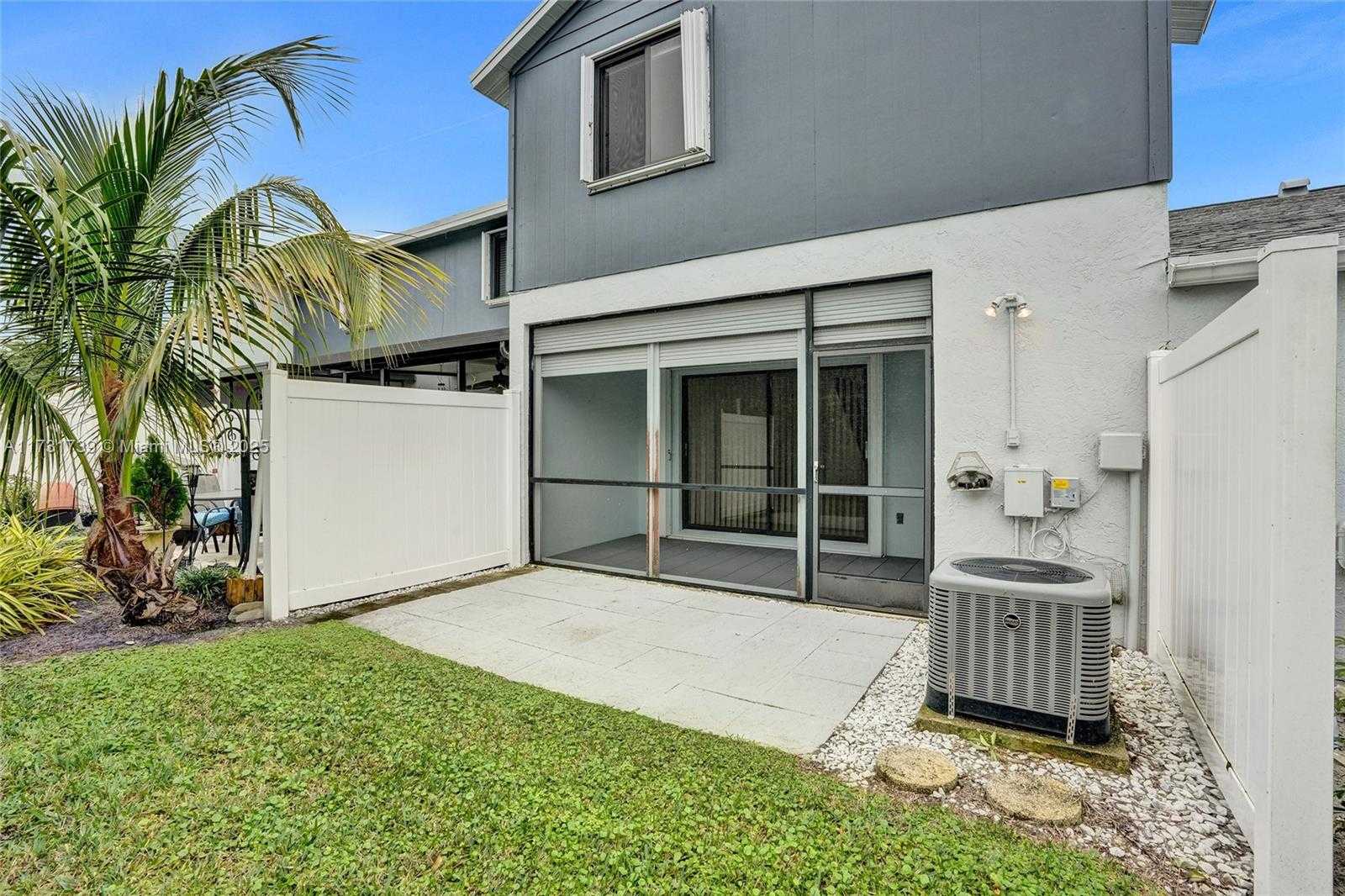 Small Image of 2641 Gately Dr W, West Palm Beach, FL 33415, USA Number 34