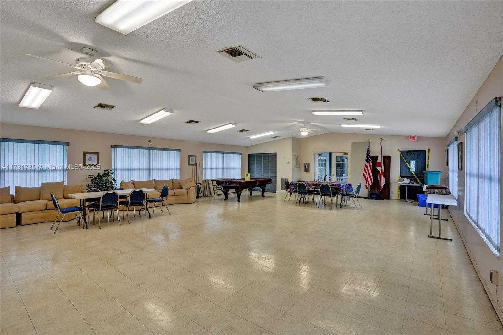 Small Image of 2641 Gately Dr W, West Palm Beach, FL 33415, USA Number 35