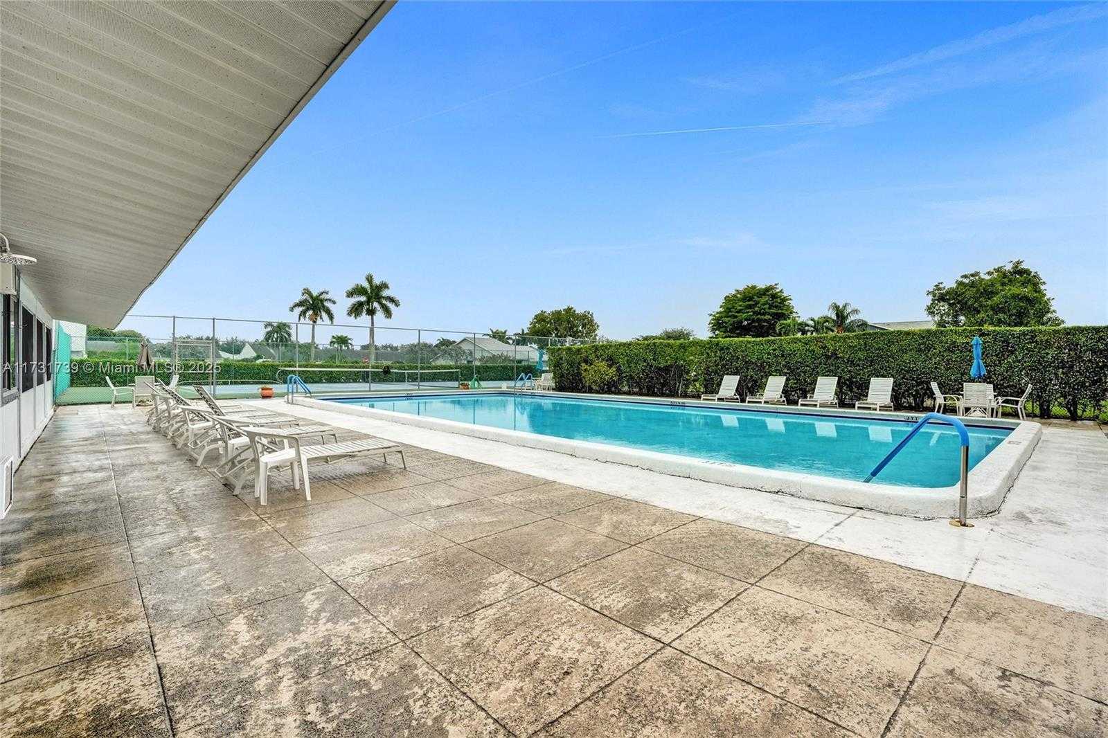 Small Image of 2641 Gately Dr W, West Palm Beach, FL 33415, USA Number 40