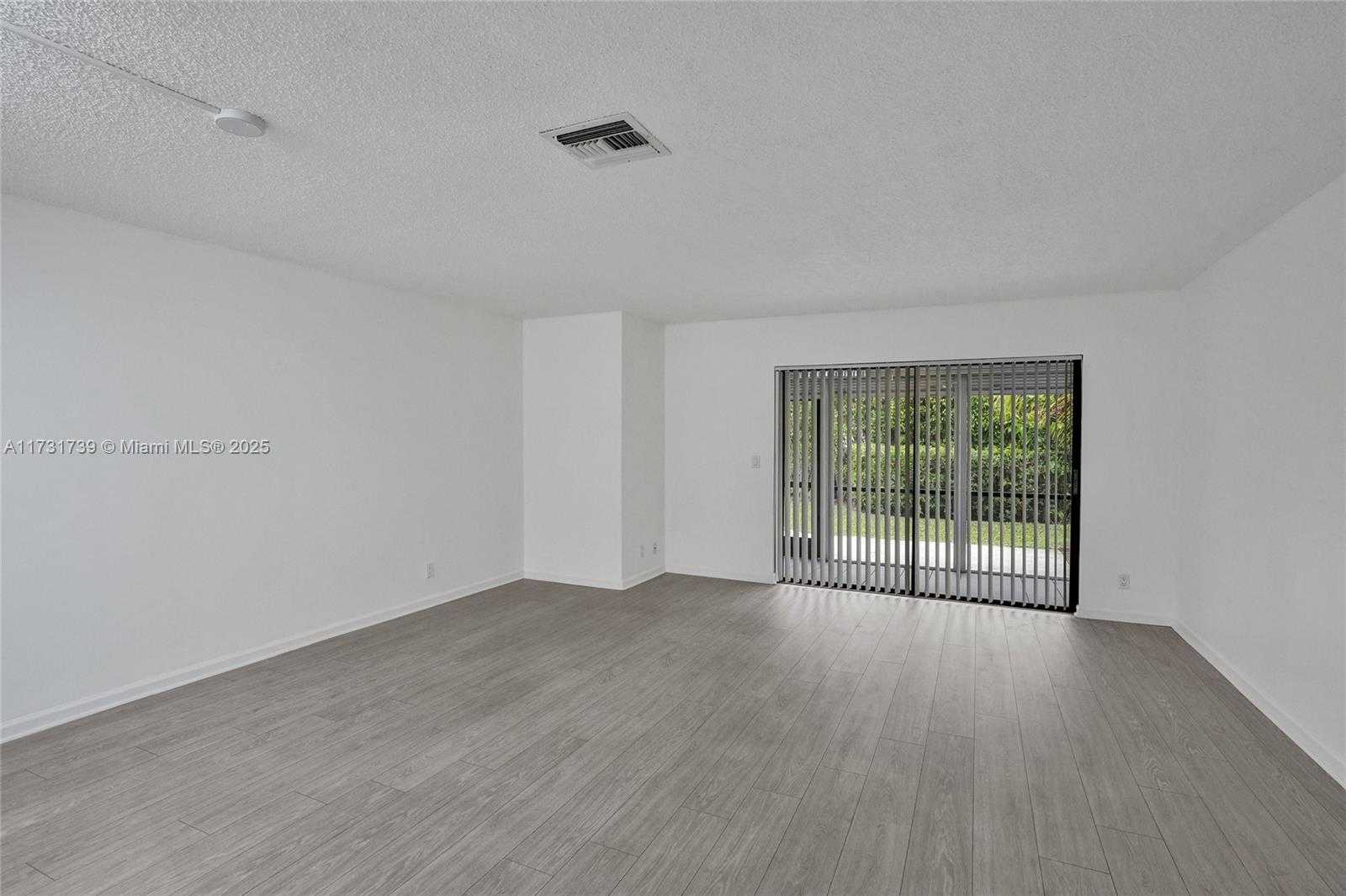 Small Image of 2641 Gately Dr W, West Palm Beach, FL 33415, USA Number 9