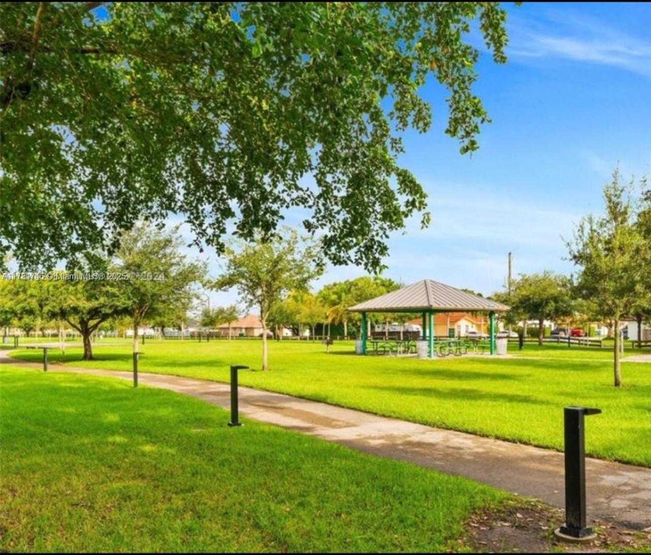 Small Image of 14115 SW 179th Terrace, Miami, FL 33177, USA Number 2