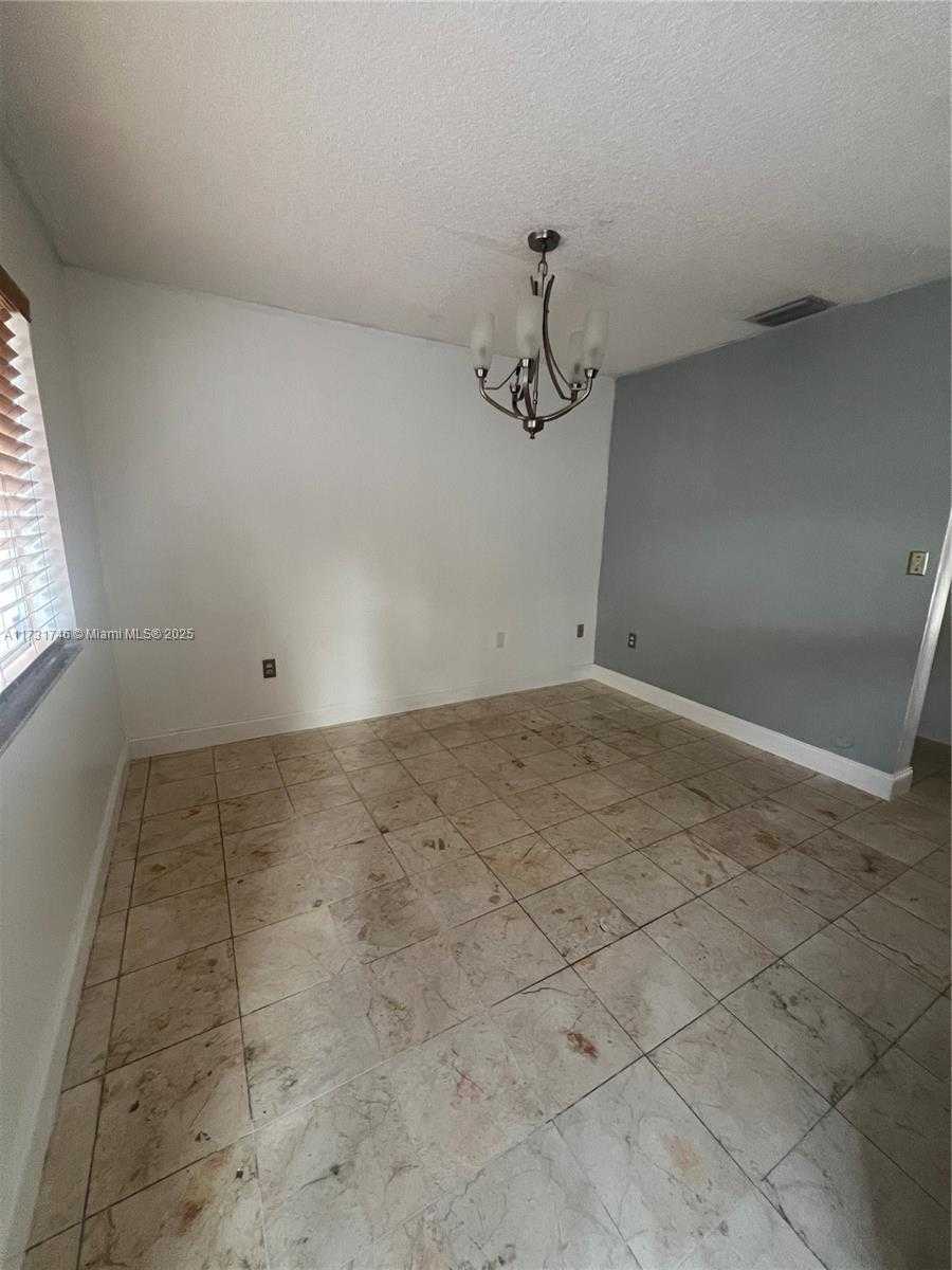 Small Image of 14115 SW 179th Terrace, Miami, FL 33177, USA Number 23