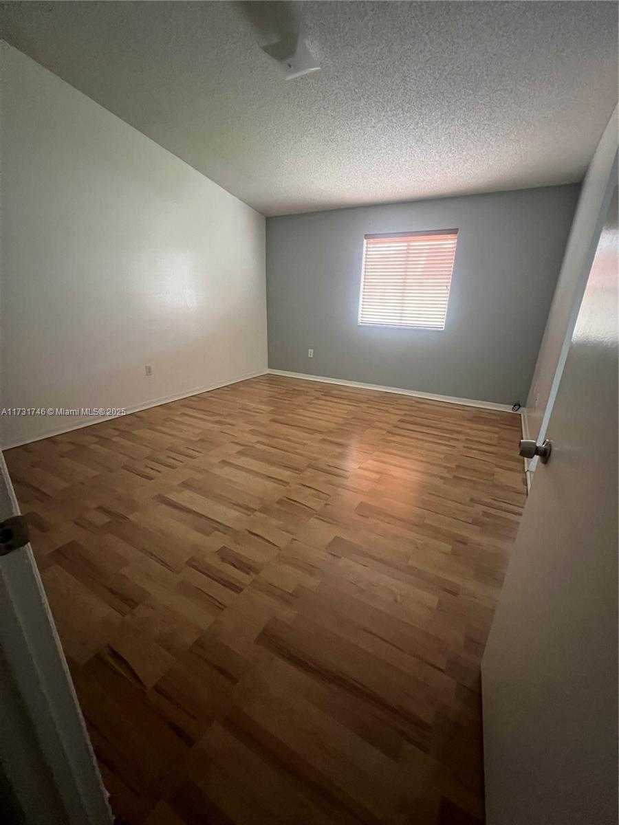 Small Image of 14115 SW 179th Terrace, Miami, FL 33177, USA Number 24
