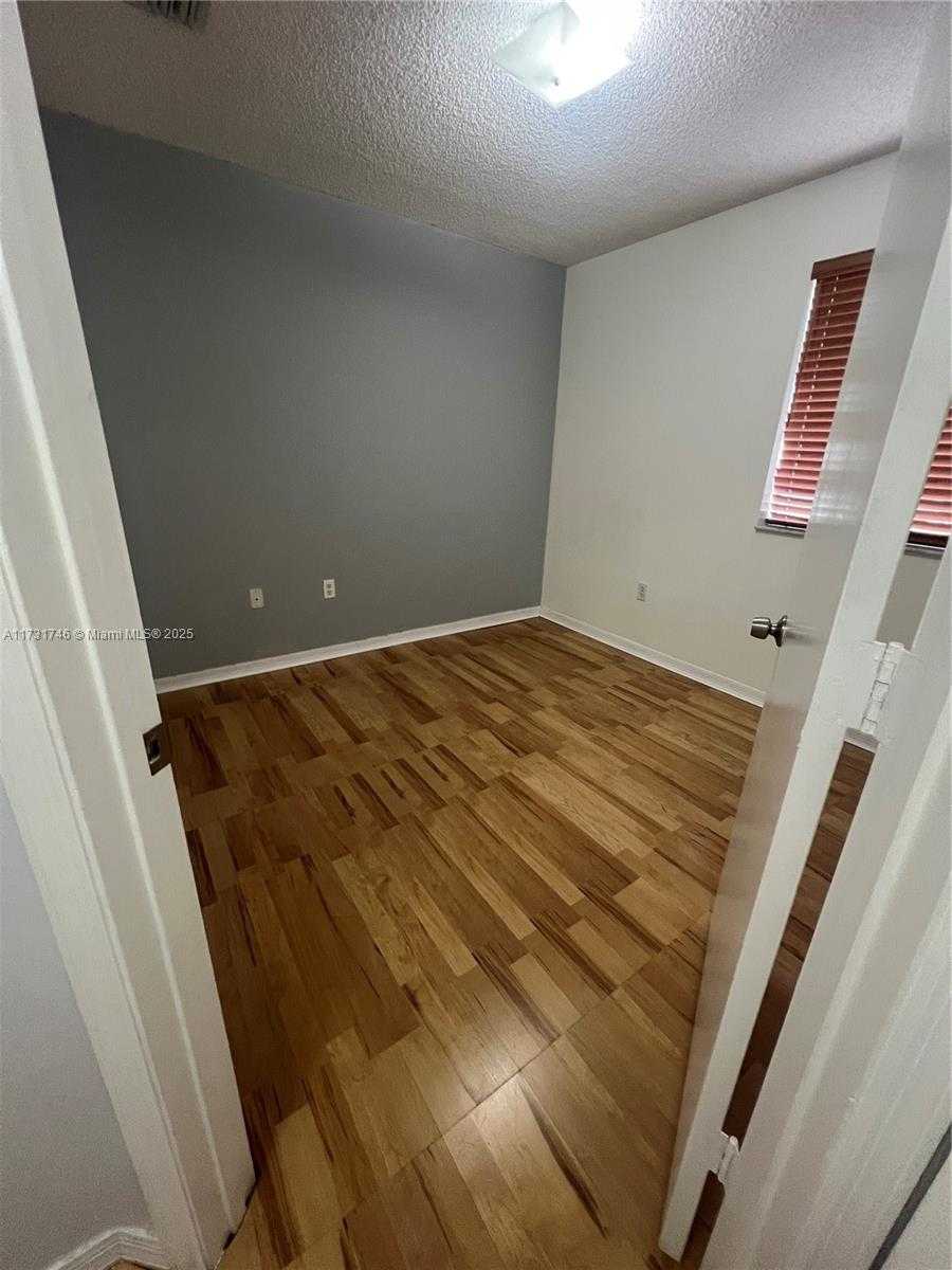 Small Image of 14115 SW 179th Terrace, Miami, FL 33177, USA Number 27