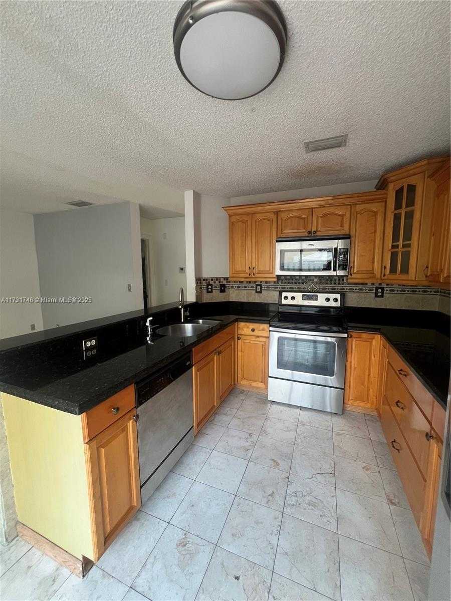 Small Image of 14115 SW 179th Terrace, Miami, FL 33177, USA Number 6