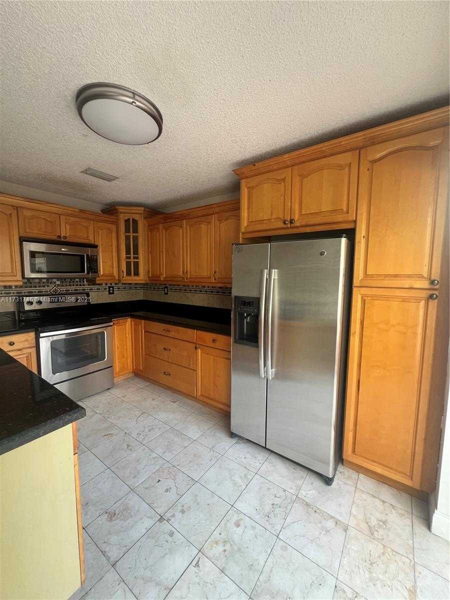 Small Image of 14115 SW 179th Terrace, Miami, FL 33177, USA Number 7