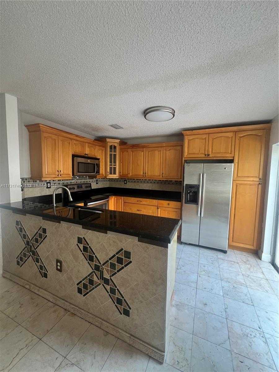 Small Image of 14115 SW 179th Terrace, Miami, FL 33177, USA Number 8