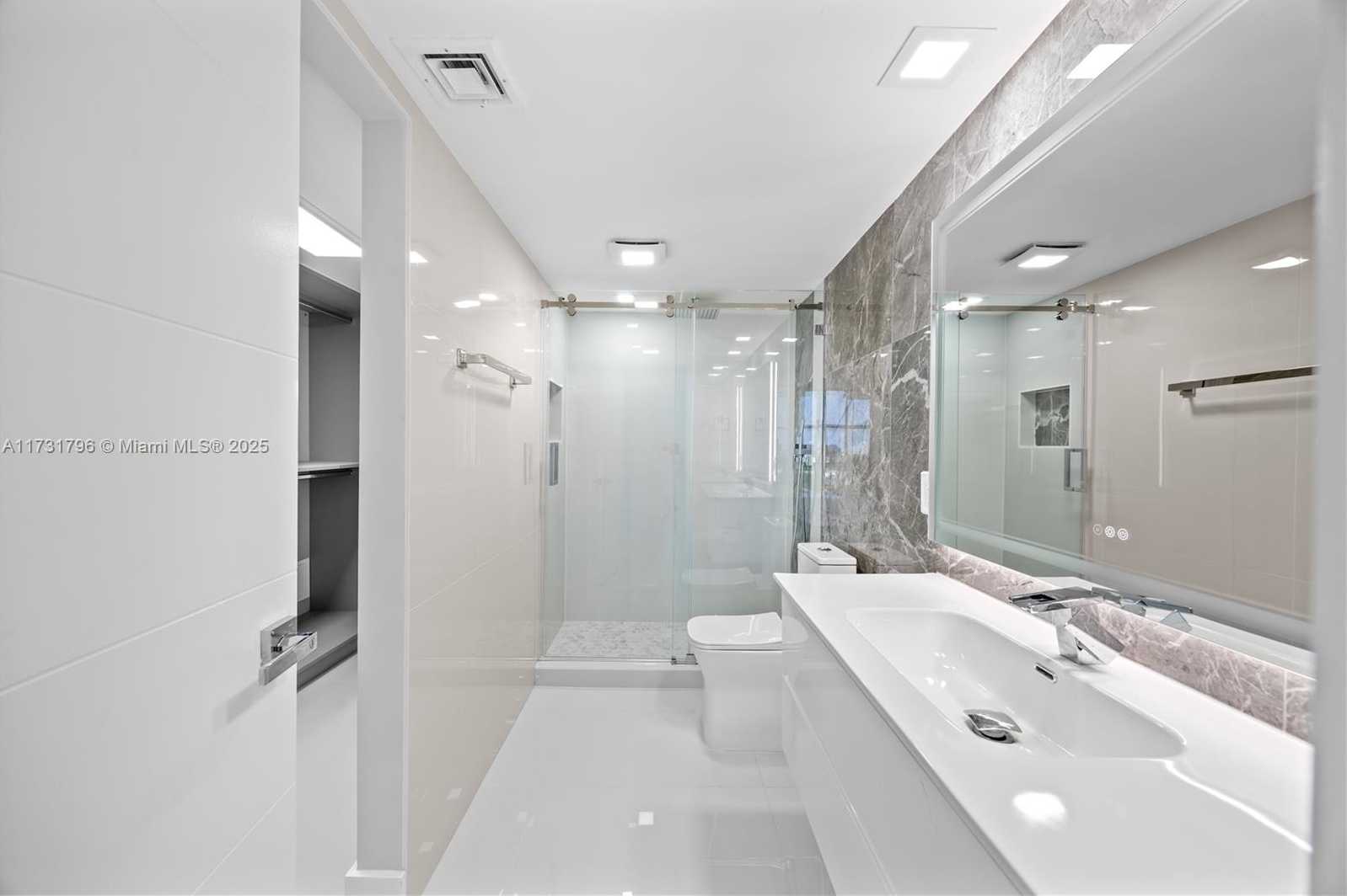 Small Image of 20379 WEST COUNTRY CLUB DR #1631, Aventura Number 13