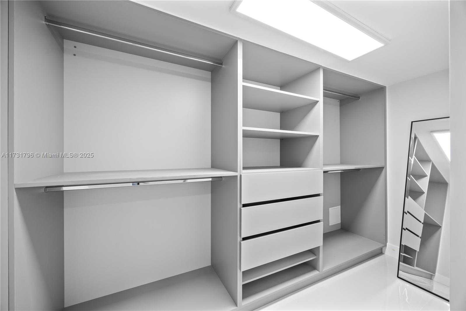 Small Image of 20379 WEST COUNTRY CLUB DR #1631, Aventura Number 14
