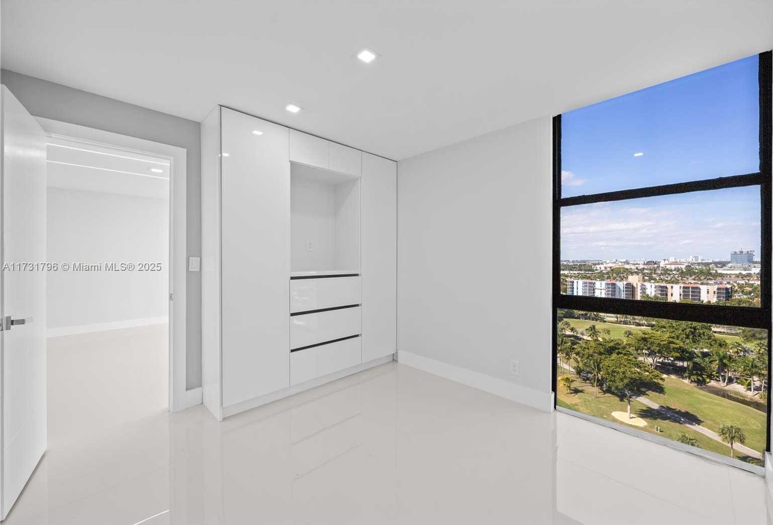 Small Image of 20379 WEST COUNTRY CLUB DR #1631, Aventura Number 16