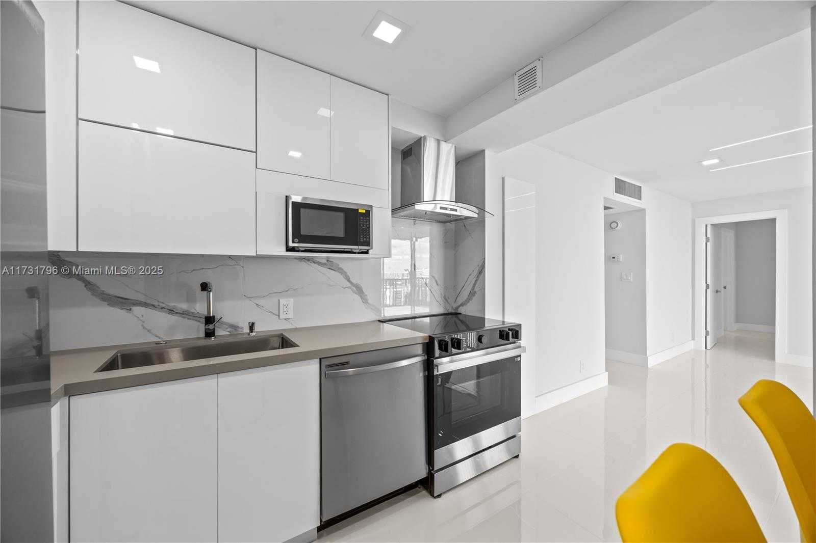 Small Image of 20379 WEST COUNTRY CLUB DR #1631, Aventura Number 8
