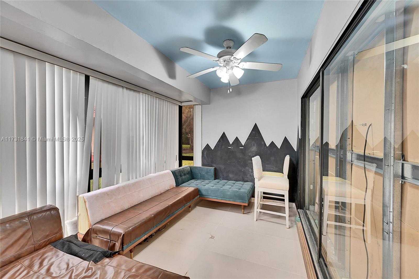 Small Image of 3435 Laurel Oaks Ln, Hollywood, FL 33021, USA Number 18