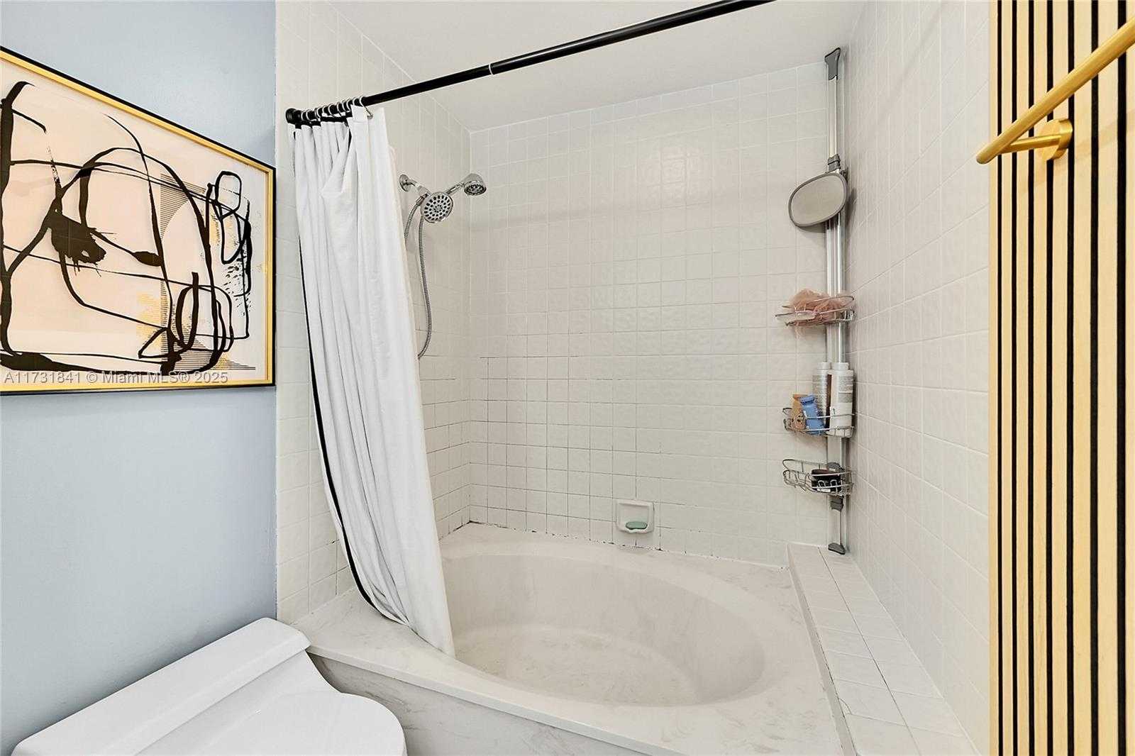Small Image of 3435 Laurel Oaks Ln, Hollywood, FL 33021, USA Number 26