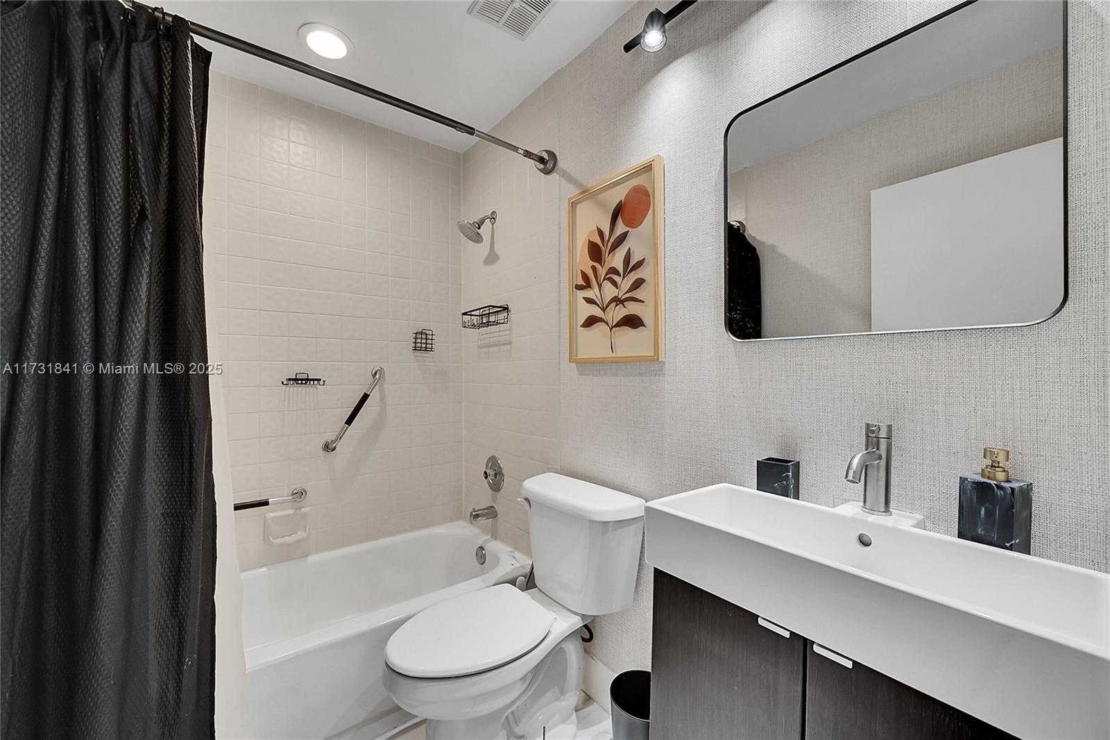 Small Image of 3435 Laurel Oaks Ln, Hollywood, FL 33021, USA Number 29