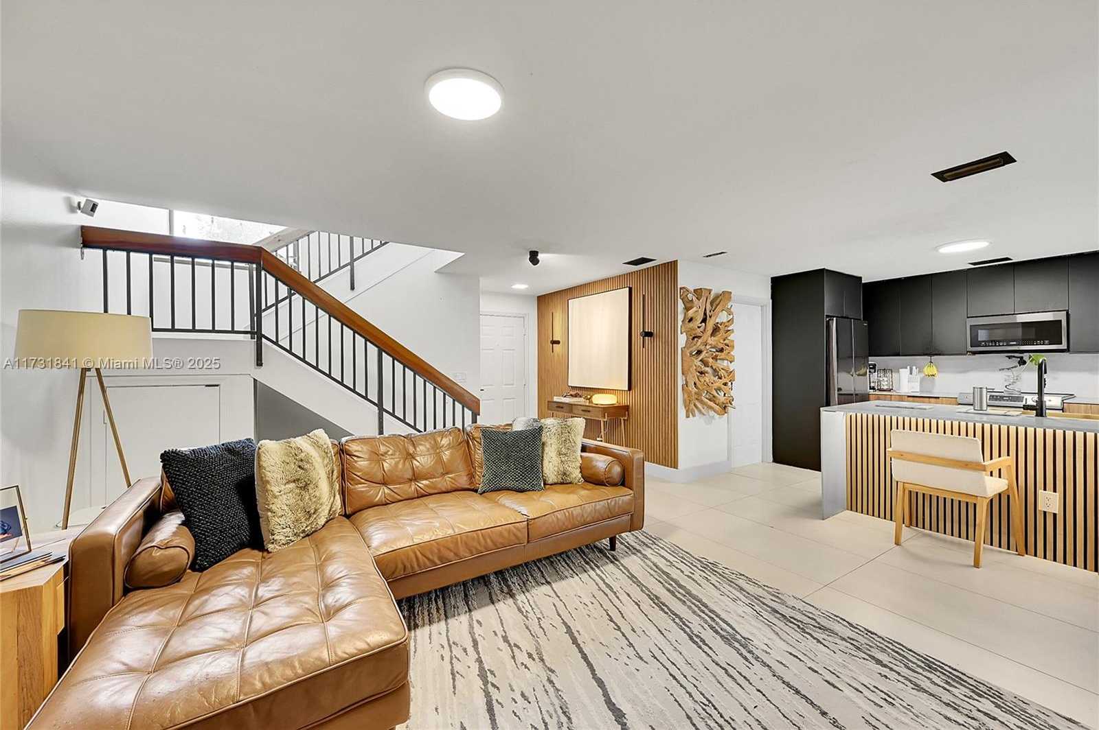 Small Image of 3435 Laurel Oaks Ln, Hollywood, FL 33021, USA Number 7