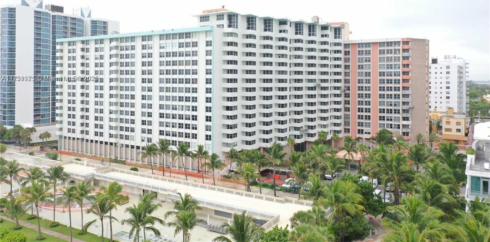 Small Image of 2899 COLLINS AVE #548, Miami Beach Number 3