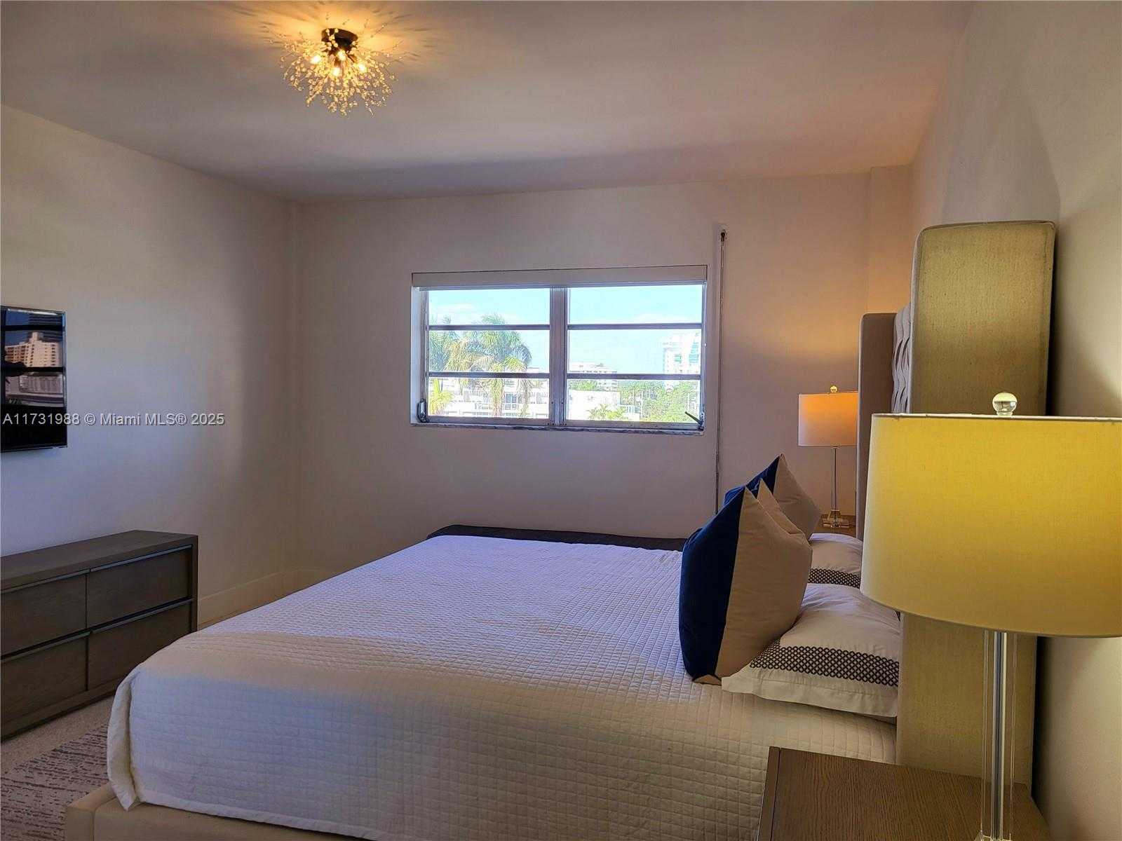 Small Image of 9700 EAST BAY HARBOR DR #506, Bay Harbor Islands Number 16